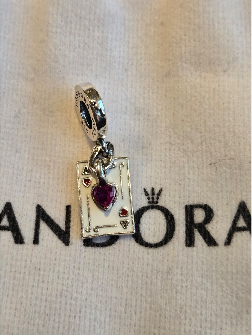 Queen of hearts alice in wonderland pandora charm disney s925 ale
